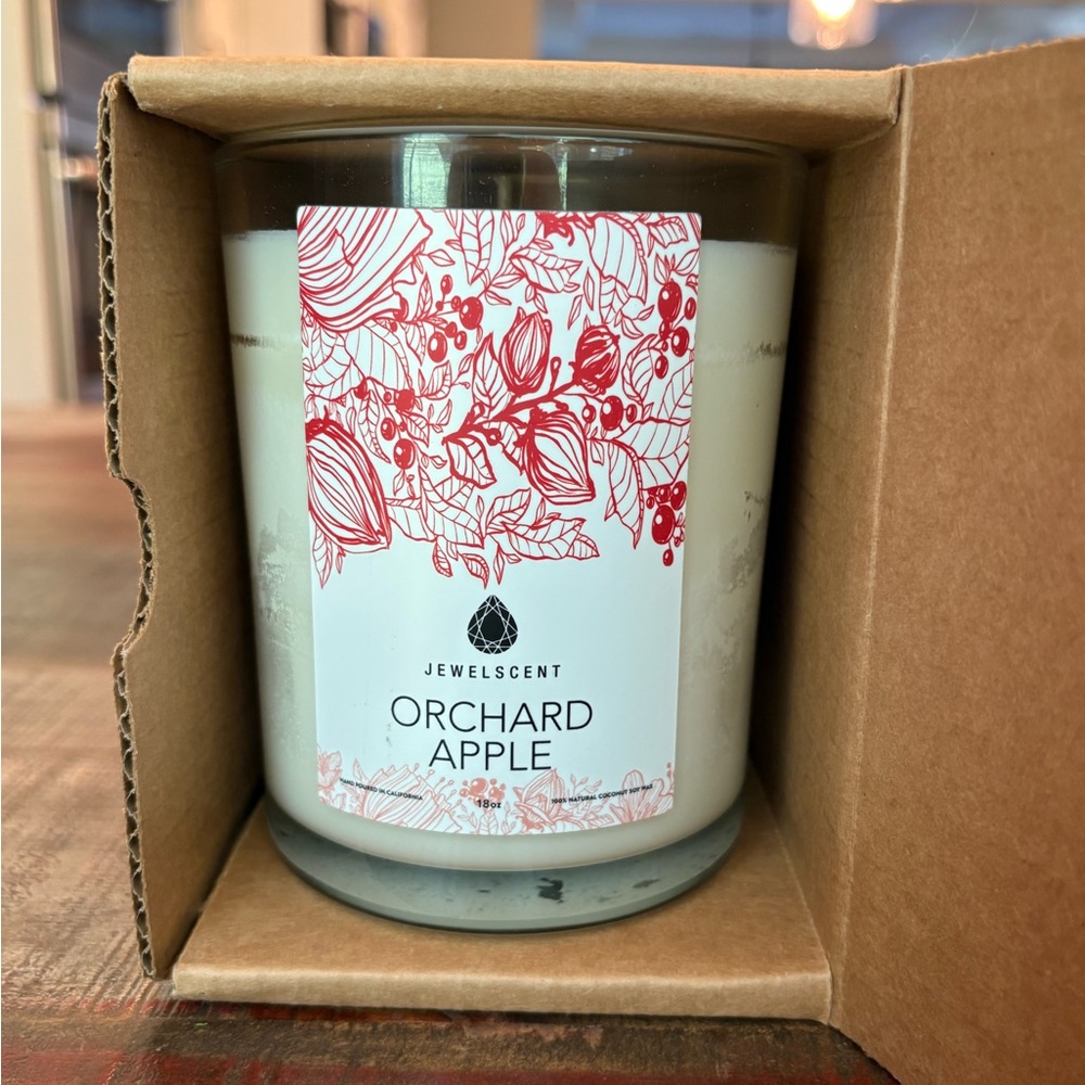 NEW JewelScent ORCHARD APPLE 🍎 18 oz JEWELRY CANDLE with Size 8 RING 💍 Fun Gift!